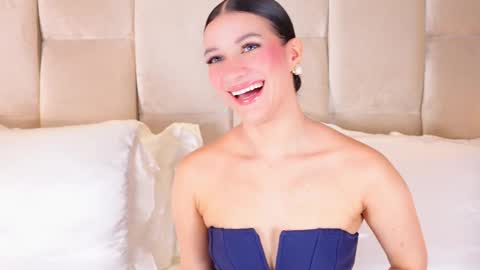 Snapshot of kirakayleigh chatting on 10/15/25, 01:39 kira online show from 10/15/25, 01:39