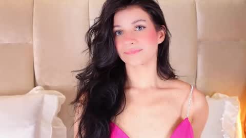 Snapshot of kirakayleigh chatting on 10/18/25, 01:52 kira online show from 10/18/25, 01:52