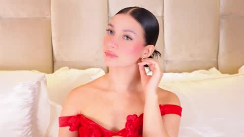 Snapshot of kirakayleigh chatting on 10/20/25, 02:23 kira online show from 10/20/25, 02:23