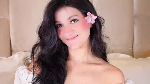 Snapshot of kirakayleigh chatting on 10/27/25, 02:26 kira online show from 10/27/25, 02:26