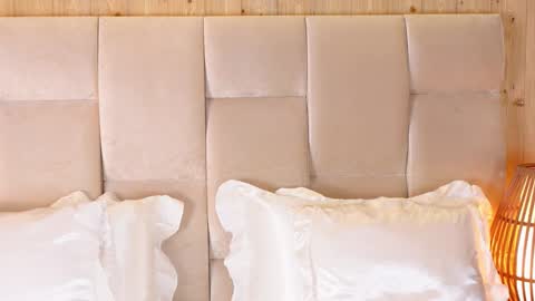 Snapshot of kirakayleigh chatting on 10/28/25, 01:31 kira online show from 10/28/25, 01:31