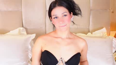 Snapshot of kirakayleigh chatting on 11/09/25, 04:11 kira online show from 11/09/25, 04:11