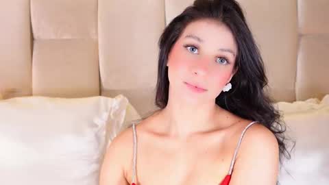 Snapshot of kirakayleigh chatting on 12/15/25, 01:10 kira online show from 12/15/25, 01:10