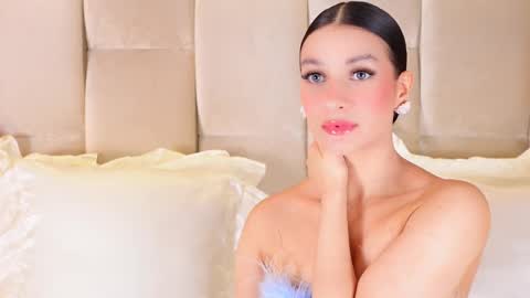 Snapshot of kirakayleigh chatting on 12/22/25, 02:30 kira online show from 12/22/25, 02:30