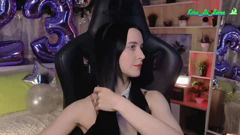 Snapshot of kiralilime chatting on 12/14/24, 12:33 Kira online show from 12/14/24, 12:33