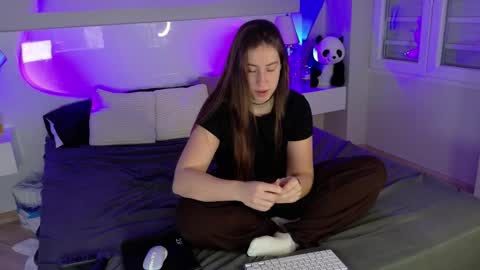 Kira online show from 02/23/26, 08:12