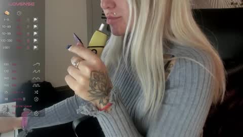 Kira online show from 11/18/25, 01:55