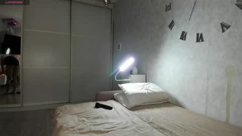 Kira online show from 05/28/26, 10:23