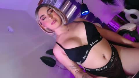 Its your girl KIRA online show from 09/10/25, 02:11