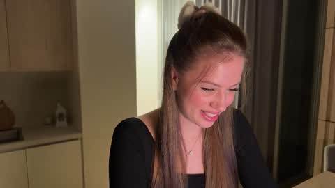 Kira online show from 10/08/25, 04:15