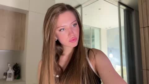 Kira online show from 04/18/26, 04:00