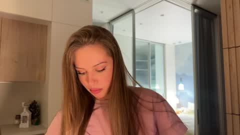 Kira online show from 04/20/26, 05:59