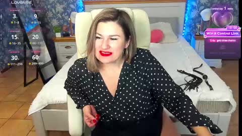 Kira online show from 03/08/25, 01:17