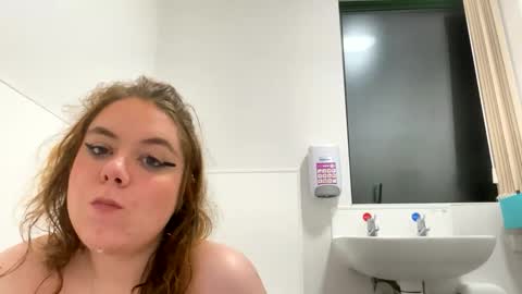 Snapshot of kiraslut981151 chatting on 03/02/26, 09:32 kiraslut981151 online show from 03/02/26, 09:32