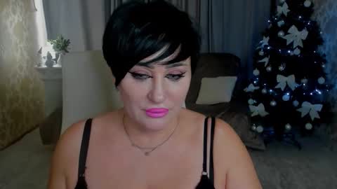 Kira online show from 12/14/25, 10:20