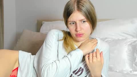 Kira online show from 01/14/26, 06:57