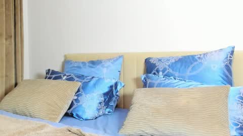 Kira online show from 02/11/26, 09:20