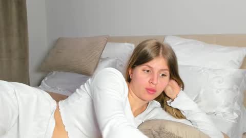 Kira online show from 02/26/26, 08:41