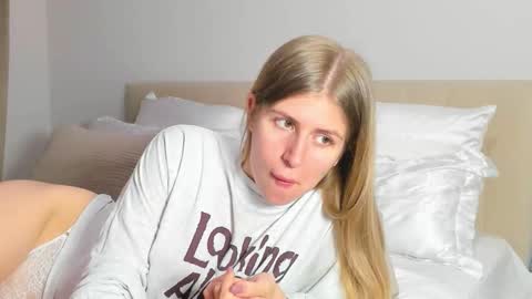 Kira online show from 03/15/26, 06:47