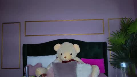 Kirra online show from 10/26/25, 06:41