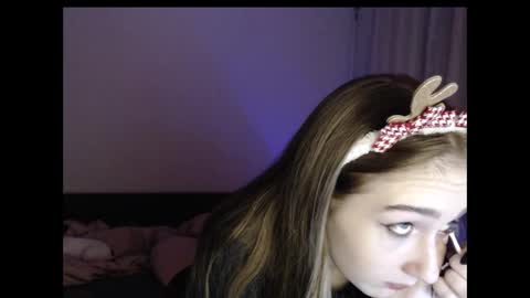 kisa____ online show from 12/24/24, 09:22