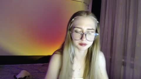 kisa____ online show from 07/13/26, 08:44