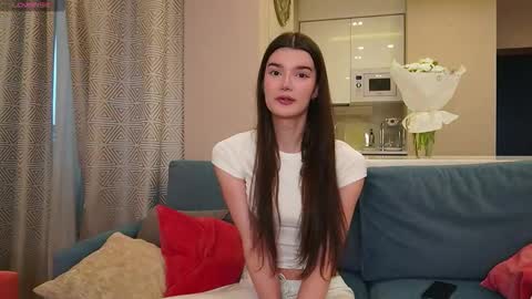 Kisa  20SALE online show from 10/21/25, 04:35