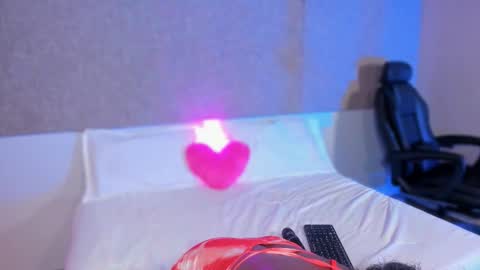 kishalove_ online show from 10/28/25, 10:19