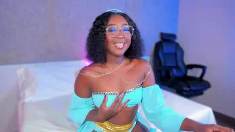 kishalove_ online show from 10/31/25, 10:38