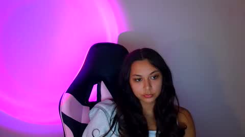 kiss_ameliaa online show from 10/13/25, 10:48