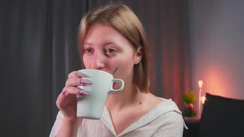 kiss_me_mila online show from 11/06/25, 04:13