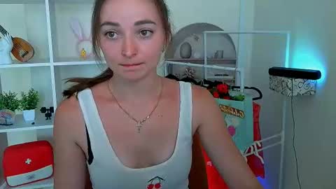 Snapshot of kiss_shy chatting on 06/28/26, 03:29 Valeria online show from 06/28/26, 03:29