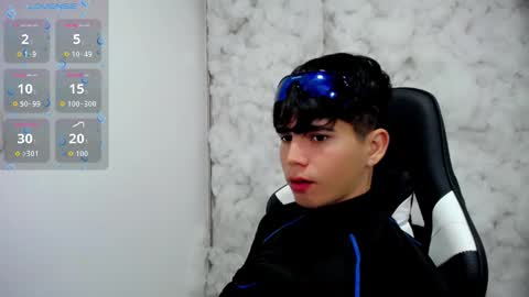 kiss_whitee online show from 11/29/25, 11:41