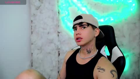 kiss_whitee online show from 11/30/25, 10:58