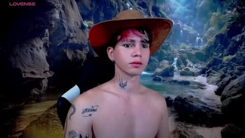 kiss_whitee online show from 02/03/26, 03:48