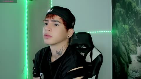 kiss_whitee online show from 04/02/26, 02:31