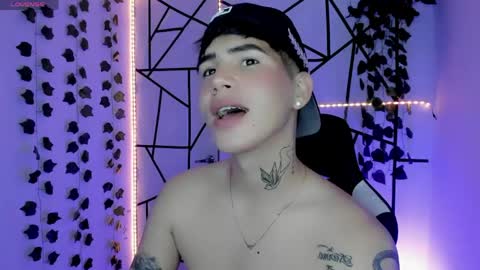 kiss_whitee online show from 05/23/26, 12:38