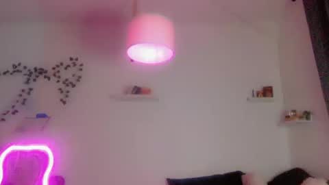 Kissah Kreampuff online show from 10/10/25, 03:49