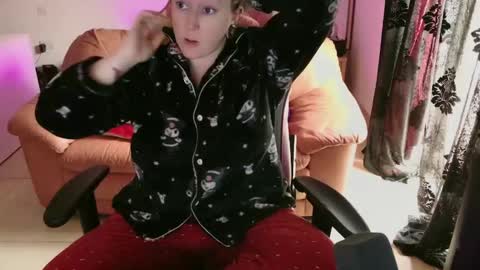 kissica online show from 02/10/25, 12:18