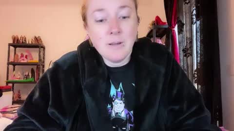 kissica online show from 12/04/25, 11:41