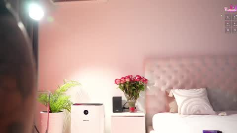 Snapshot of kissing33 chatting on 03/16/26, 02:32 kissing33 online show from 03/16/26, 02:32