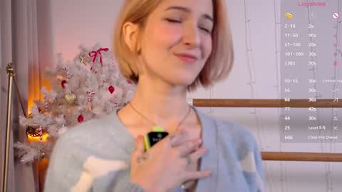 Snapshot of kisskiss_muah chatting on 12/13/24, 01:55 Kate  online show from 12/13/24, 01:55