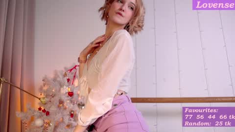 Snapshot of kisskiss_muah chatting on 01/21/25, 05:20 Kate  online show from 01/21/25, 05:20