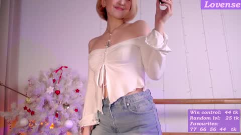 Snapshot of kisskiss_muah chatting on 01/24/25, 02:51 Kate  online show from 01/24/25, 02:51