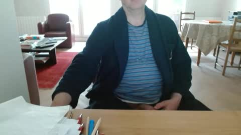 Snapshot of kisslog1 chatting on 05/14/26, 06:42 kisslog1 online show from 05/14/26, 06:42
