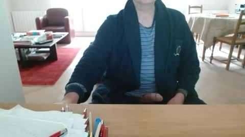 Snapshot of kisslog1 chatting on 05/16/26, 03:44 kisslog1 online show from 05/16/26, 03:44