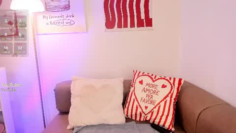 Snapshot of kissme_cutie chatting on 07/01/26, 05:45 Call me Nicolle online show from 07/01/26, 05:45