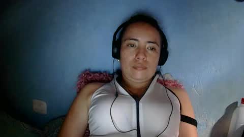 Snapshot of kissmelovejummy chatting on 01/16/26, 07:40 Erika paul online show from 01/16/26, 07:40