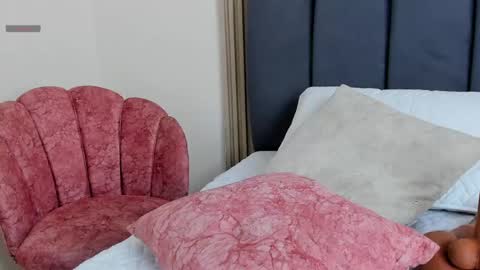 Sara online show from 05/11/26, 04:04