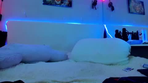 Snapshot of kit_fkn_kat chatting on 12/02/24, 06:21 kat online show from 12/02/24, 06:21